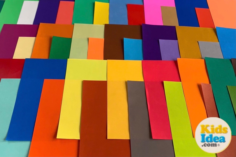A photo of two origami pieces lined up ©︎2025 kids-idea.com